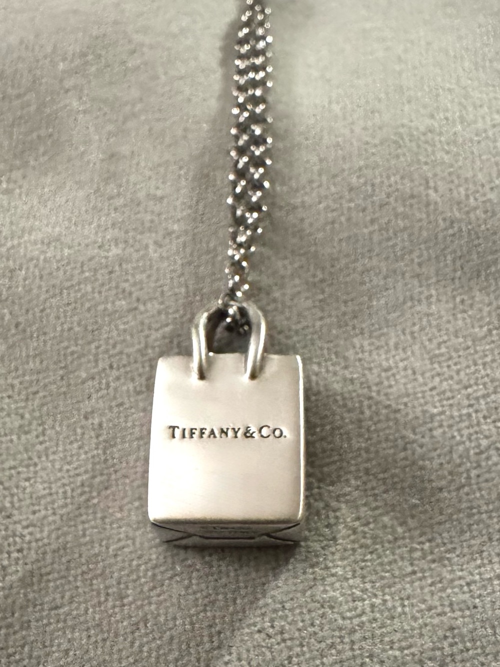 Tiffany & Co. Vintage 925 Sterling Silver Retired Shopping Bag Pendant Necklace